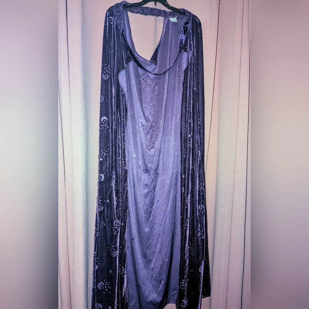SPIRIT Plus Purple Velvet Cape with Moon & Stars - Picture 2 of 7